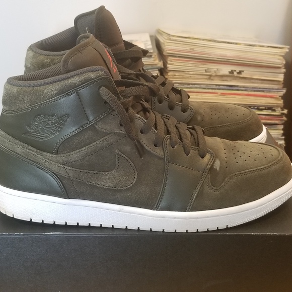 jordan 1 mid olive green